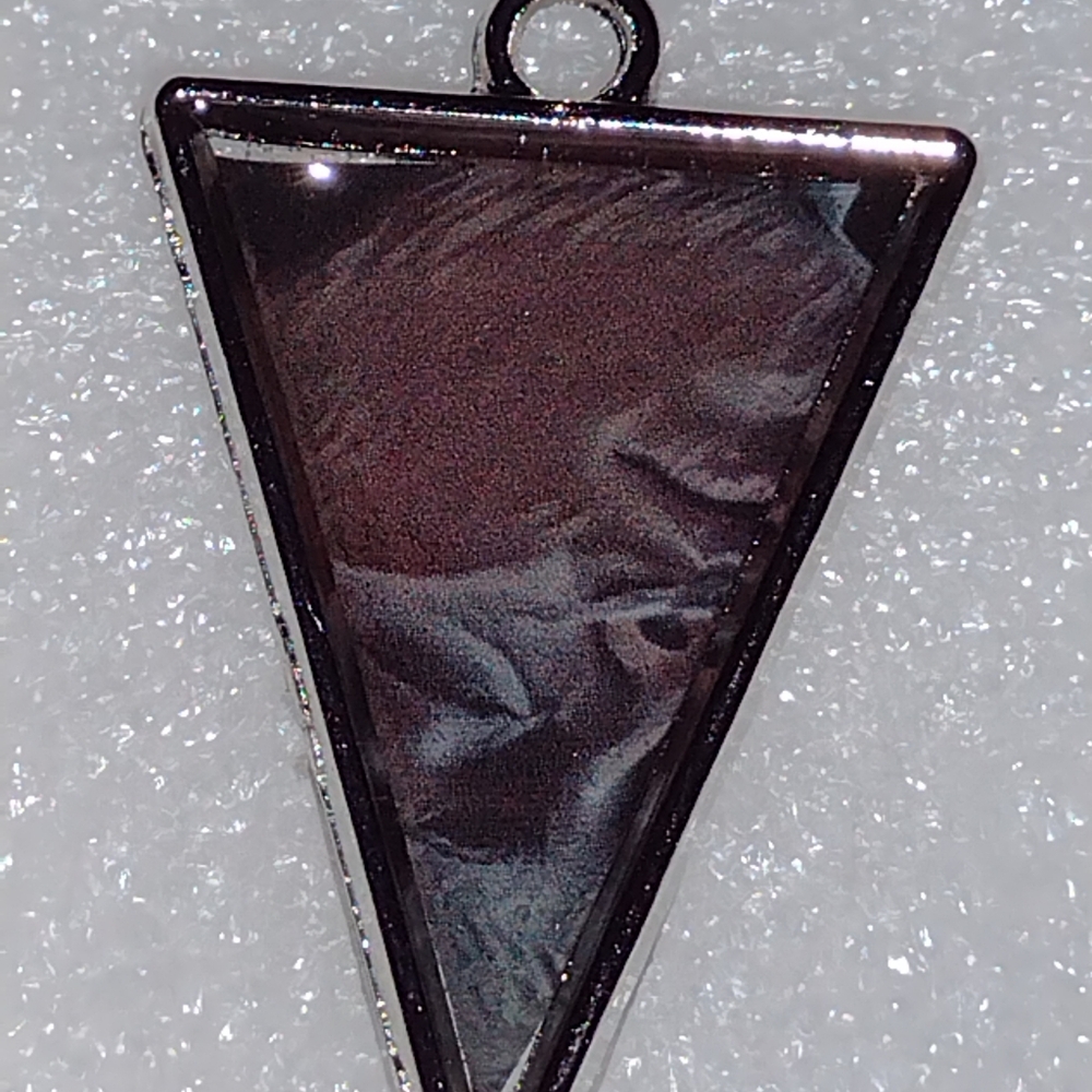 STRANGER THINGS 5 MAX MAYFIELD STUCK IN THE UPSIDE DOWN PENDANT.